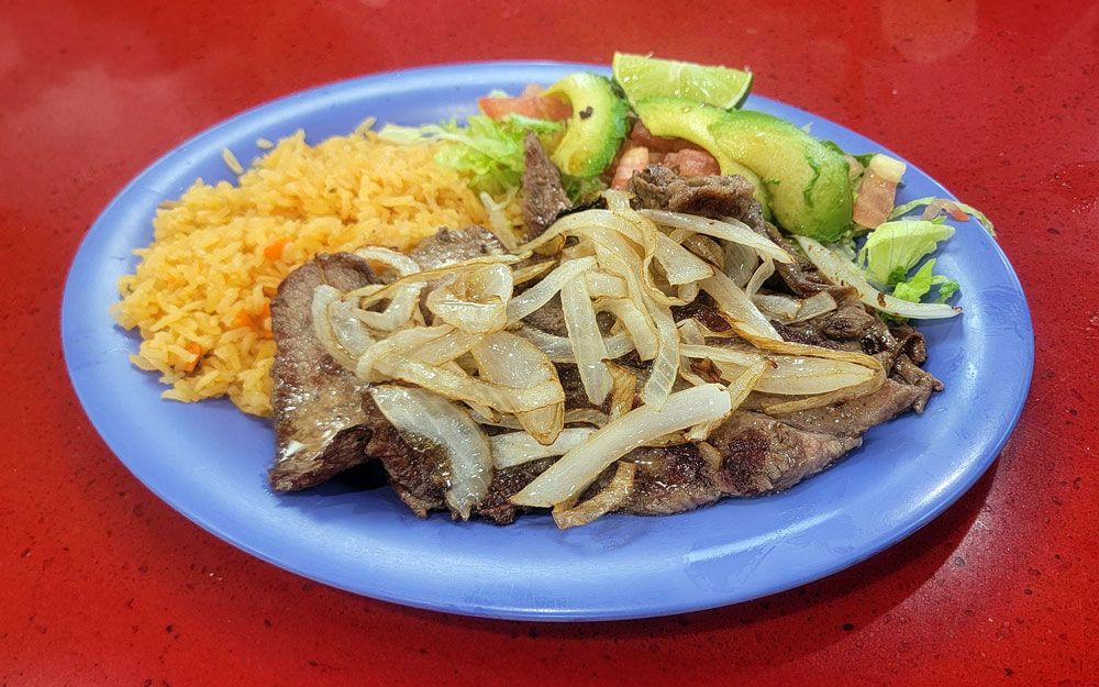 Bistec a la Mexicana Pollo o de Res