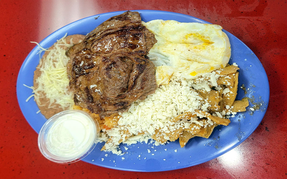 Huevos con Carne Asada